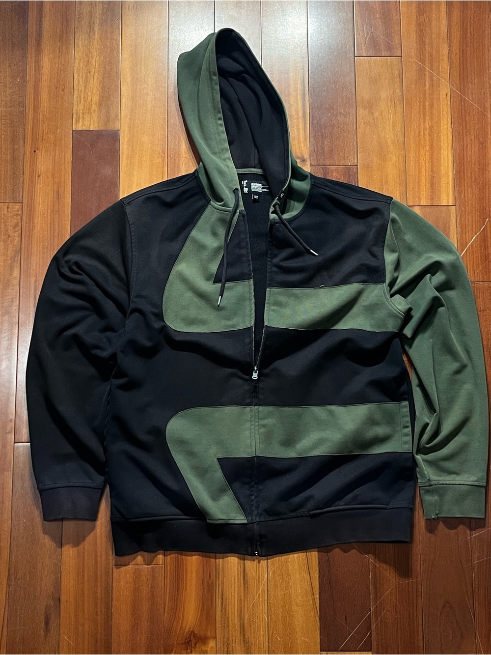 Vintage Etnies Black & Olive zip up
